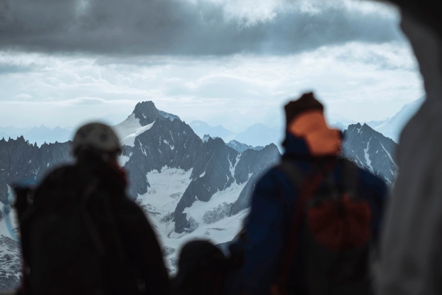 Traveller Looking at the Hill