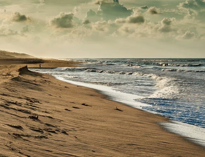 Discover the World's Most Mesmerizing Beaches: A Gallery of Wonders!