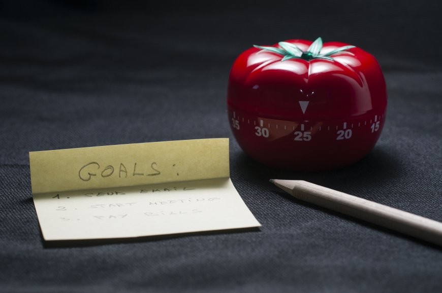 The 25-Minute Productivity Myth: How Structured Breaks, Not Sprints, Drive Peak Performance