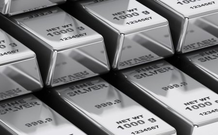 Silver Prices Jump 7% in India Amid Global Tensions