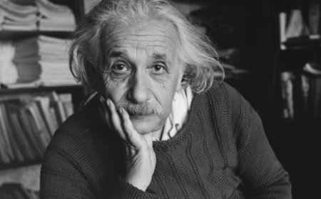 Albert Einstein Quiz: Can You Unlock Relativity?