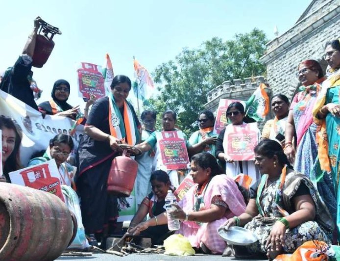 LPG Price Hike Sparks Protest in Karnataka’s Kalaburagi