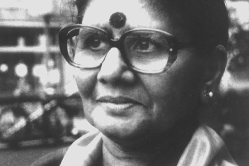 Who is considered the first epic poet of modern Hindi literature?