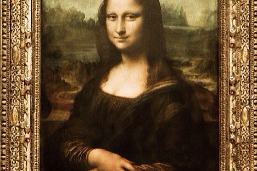 Who painted the famous artwork Mona Lisa?